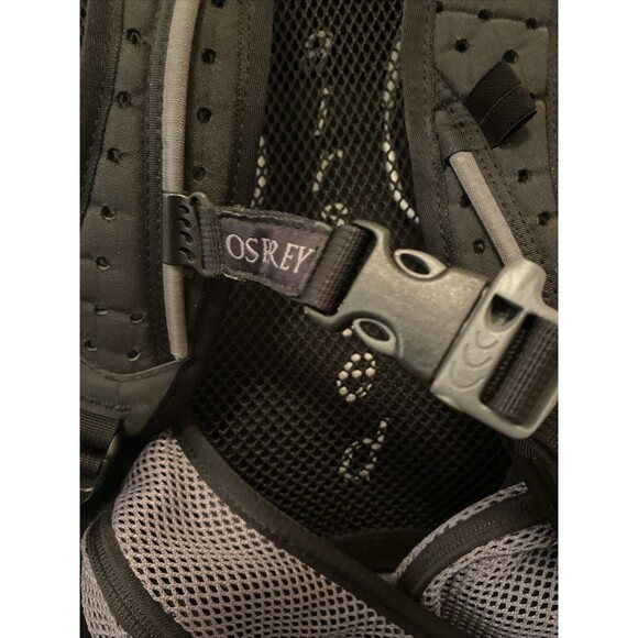 OSPREY Atmos 35 Airspeed size Men’s S. Gray and Black Backpack - Picture 12 of 14